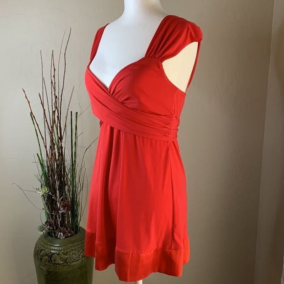 𝅺HALE Bob Red dress. Crisscross front. Ties in back. Low open back. Size small - Picture 2 of 13